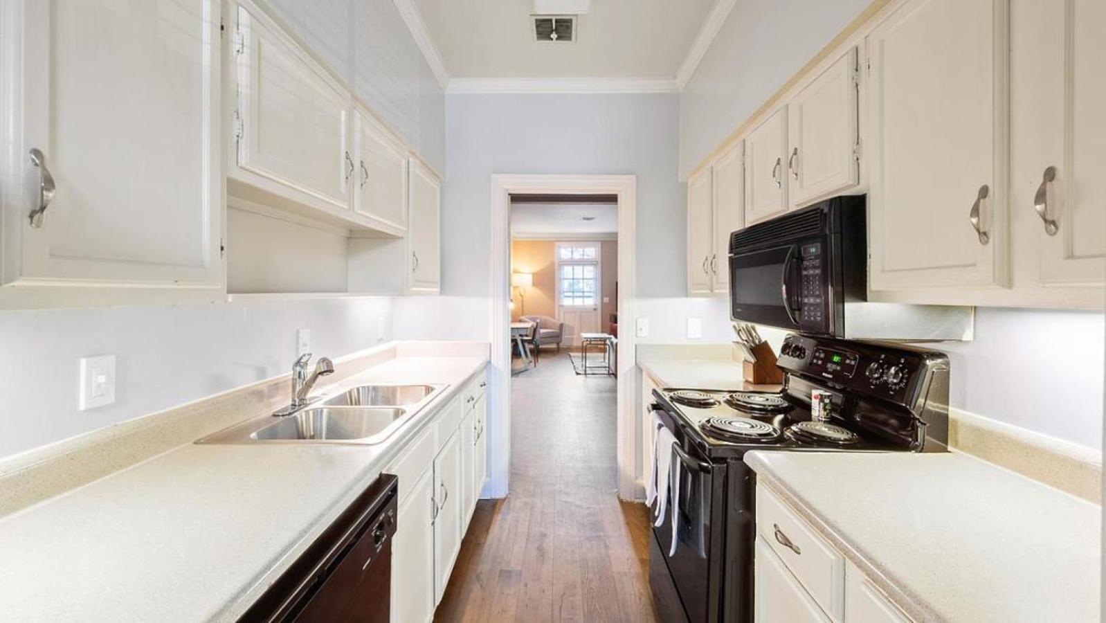 Landing - Modern With Amazing Amenities