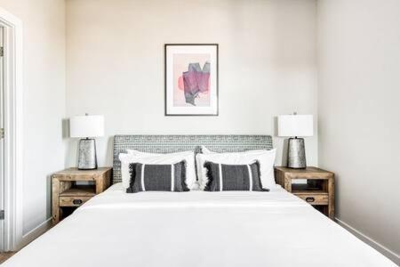 Two Cozysuites Spacious Music Row W Parking Apartment