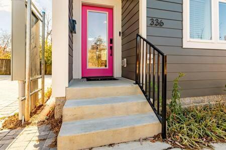 Disco Dollhouse - East + 2 8 Mi Downtown Holiday home