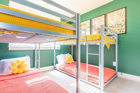Holiday home Disco Dollhouse - East + 2 8 Mi Downtown