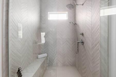 The Jolene Rooftop With Firepit Close To 12 South Holiday home *