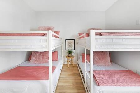 The Jolene Rooftop With Firepit Close To 12 South Holiday home