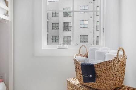 Holiday home The Jolene Rooftop With Firepit Close To 12 South