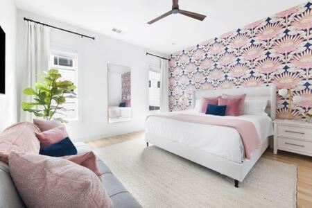 Holiday home The Jolene Rooftop With Firepit Close To 12 South *