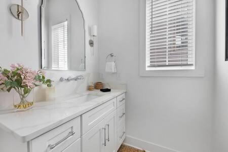 The Jolene Rooftop With Firepit Close To 12 South Holiday home Nashville