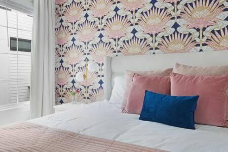 Holiday home The Jolene Rooftop With Firepit Close To 12 South Nashville