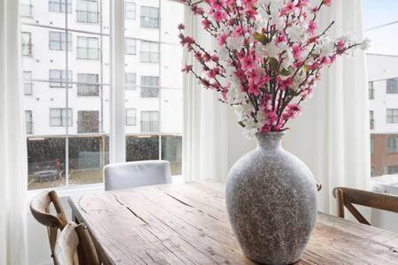 The Jolene Rooftop With Firepit Close To 12 South Holiday home