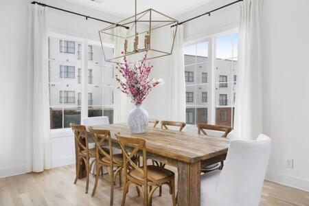 Holiday home The Jolene Rooftop With Firepit Close To 12 South