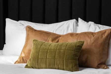 The Sobro - 6 Beds & 6 Blocks To Broadway Apartment