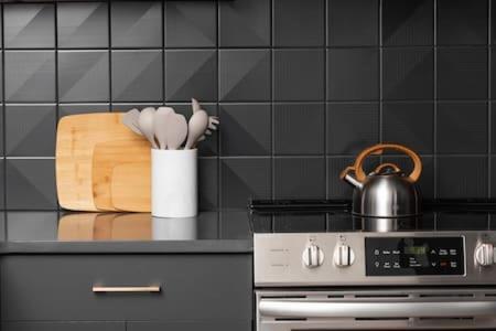 The Sobro - 6 Beds & 6 Blocks To Broadway *