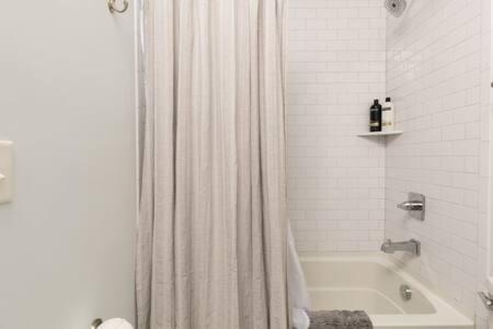 The Lillian House - Steps To Five Points 4*