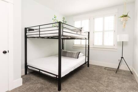 Hotel The Lillian House - Steps To Five Points