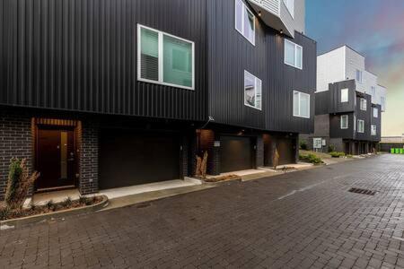 The Willow - Huge Rooftop W Views Of Downtown Holiday home *