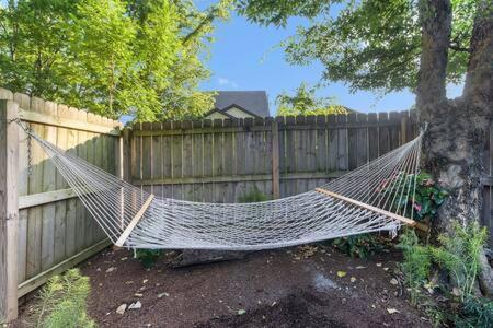Holiday home The Maple House - Huge Backyard W Cozy Lounge Nashville