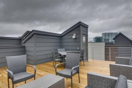 Holiday home Kora & Dawson - Rooftop Fun For 20 Near Gulch *