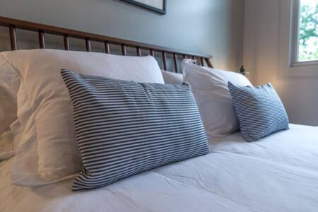 Holiday home East Nash Homey Retreat For 32 Guests! Nashville