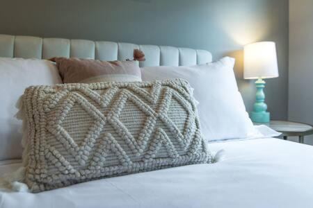 Holiday home East Nash Homey Retreat For 32 Guests!