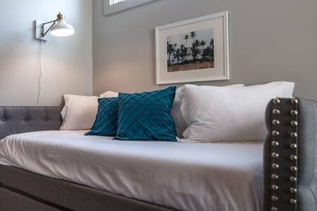 East Nash Homey Retreat For 32 Guests! Holiday home Nashville