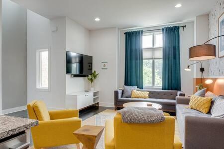 The Slater - Your Perfect Downtown Getaway *