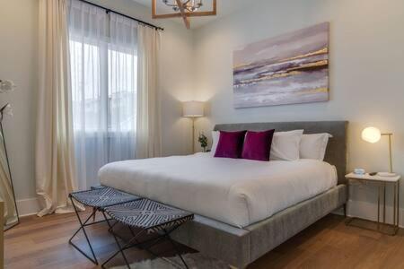 Holiday home Taylor Haus Ii - Rooftop Retreat Near Dt *