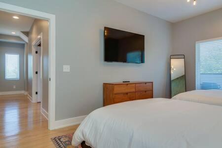 Holiday home Downtown Rooftop Retreat *