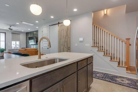 The Mansfield - Eastside Luxury, Walk To It Nashville