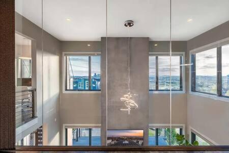 The Alistair - Luxurious Mansion With Views *