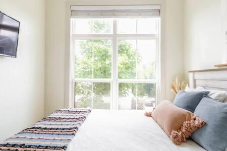 The Dogwood House - Cute Cozy And Close To Everything Nashville