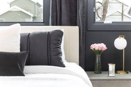 The White House - Glam Meets Cozy Holiday home *