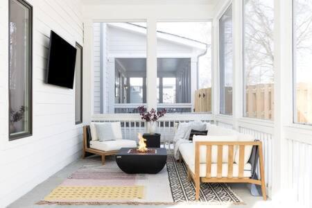 The White House - Glam Meets Cozy