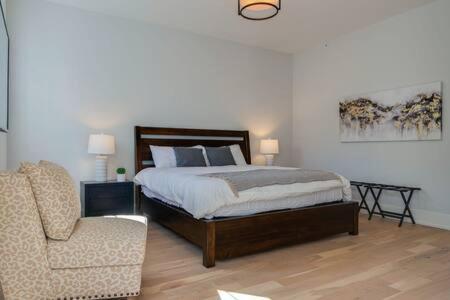 Luxurious Near Vanderbilt And Parks * Nashville