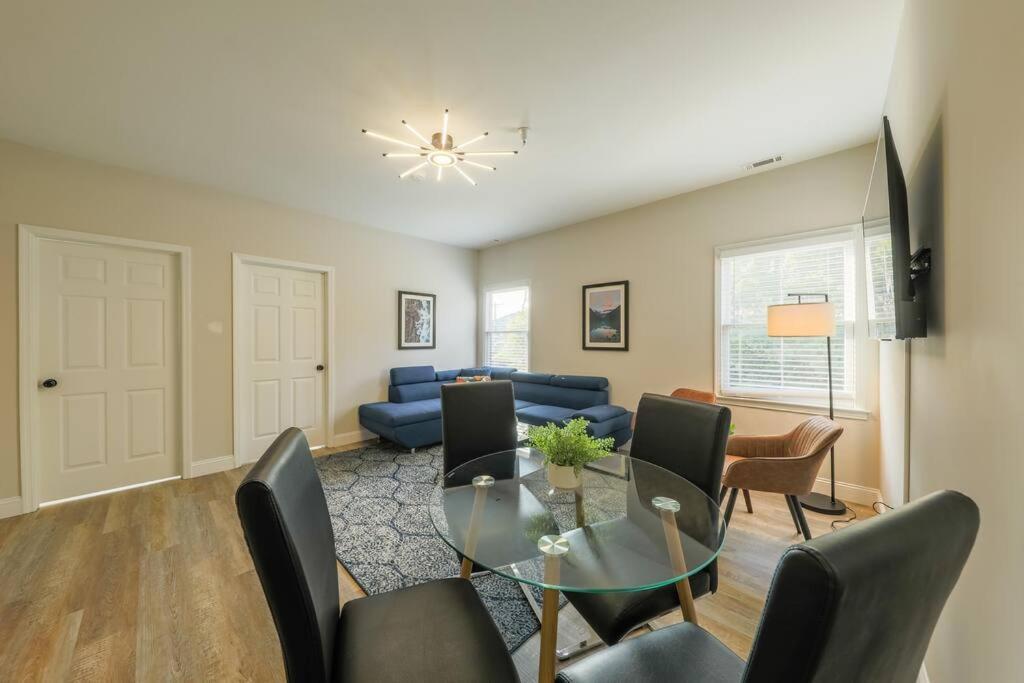 Mins To Broadway With 2 King Beds For Up To 6 Guests And Optional Garage Parking Apartment