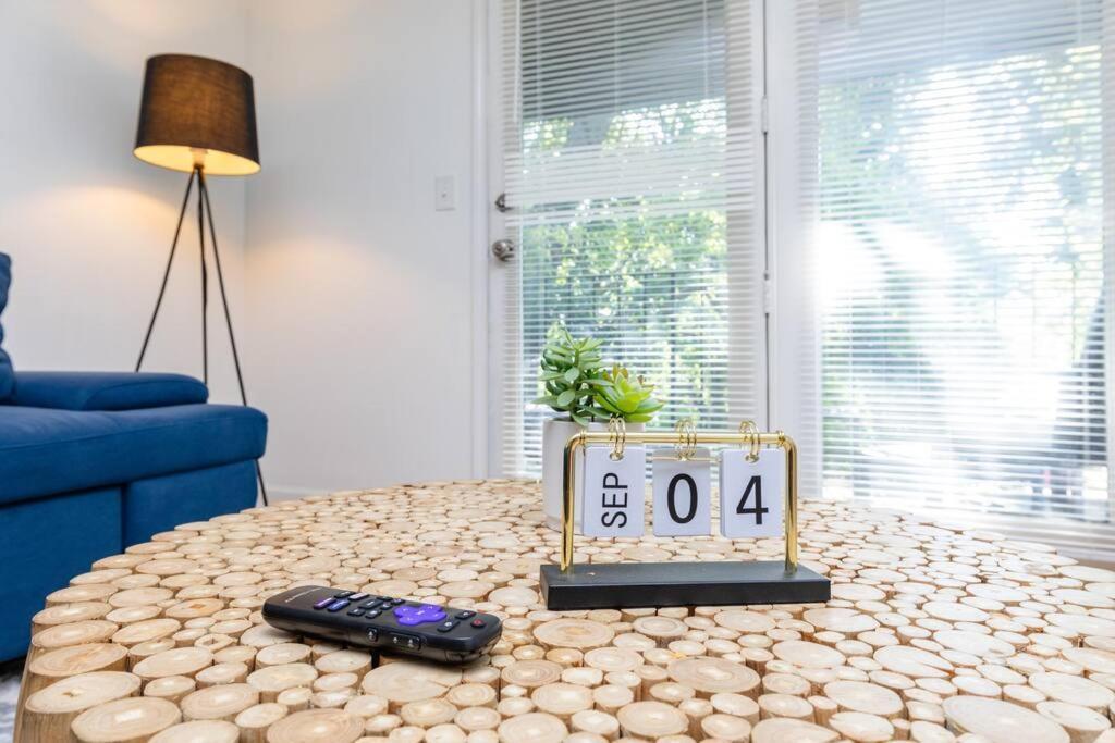 Midtown 2br Gem With Private Balcony And Optional Parking Walkable To Vanderbilt, Music Row & Centennial Park * Nashville