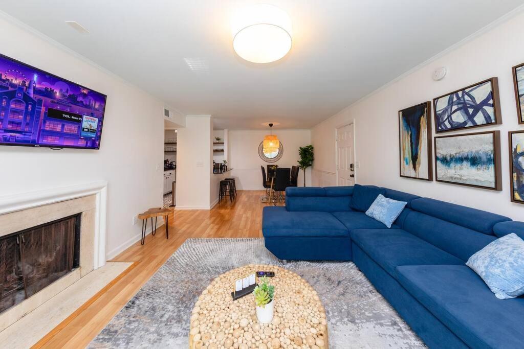 Midtown 2br Gem With Private Balcony And Optional Parking Walkable To Vanderbilt, Music Row & Centennial Park Apartment Nashville