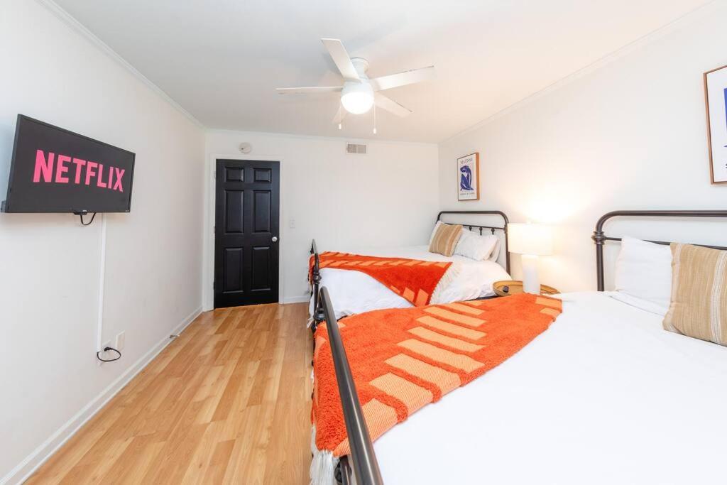 Apartment Charming 2br Retreat With Private Balcony And Optional Parking Walk To Parthenon & Vanderbilt And Mins To Broadway & The Gulch Nashville