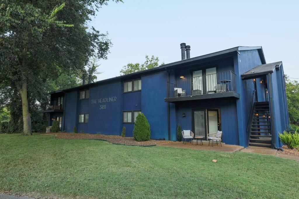 Charming 2br Retreat With Private Balcony And Optional Parking Walk To Parthenon & Vanderbilt And Mins To Broadway & The Gulch *