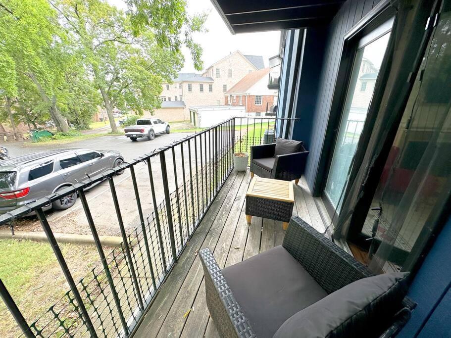 Luxury 2br In Midtown With Patio-balcony & Optional Parking Near Broadway, Vanderbilt & Centennial Park Apartment