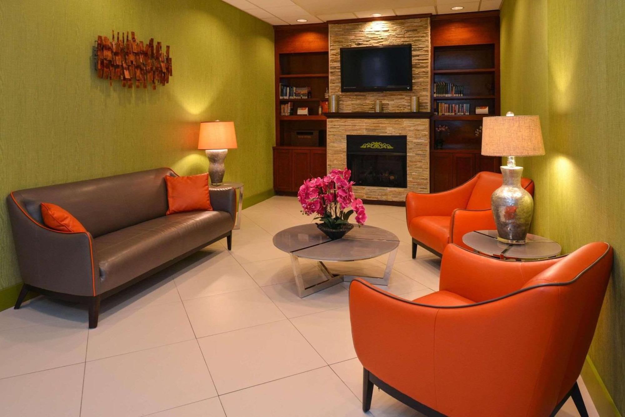 Hotel Country & By Radisson Airport Tn Nashville