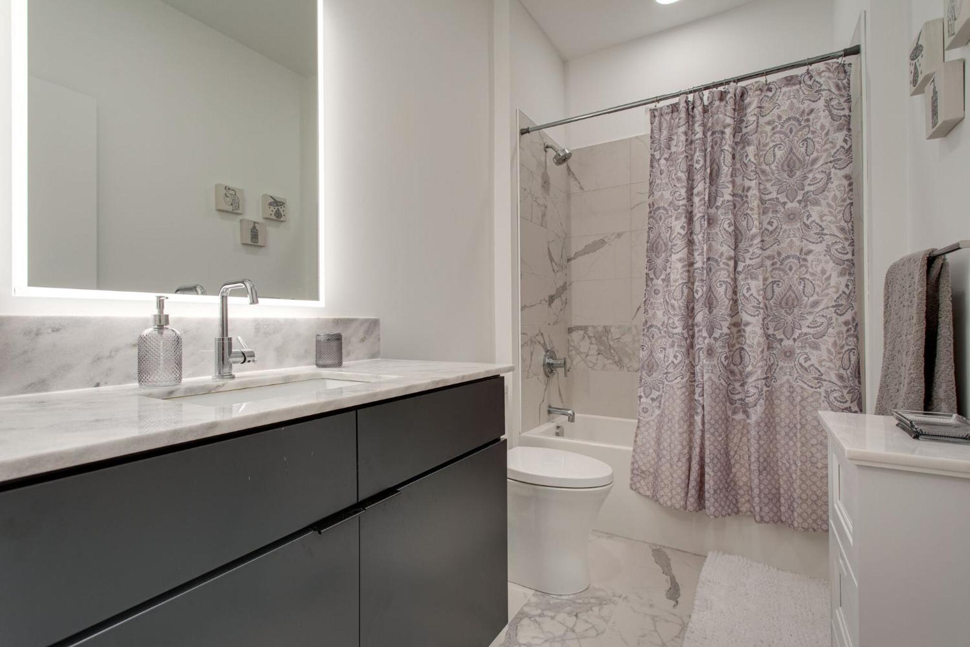 Apartment River View, Central, Elevator, Private Parking Nashville