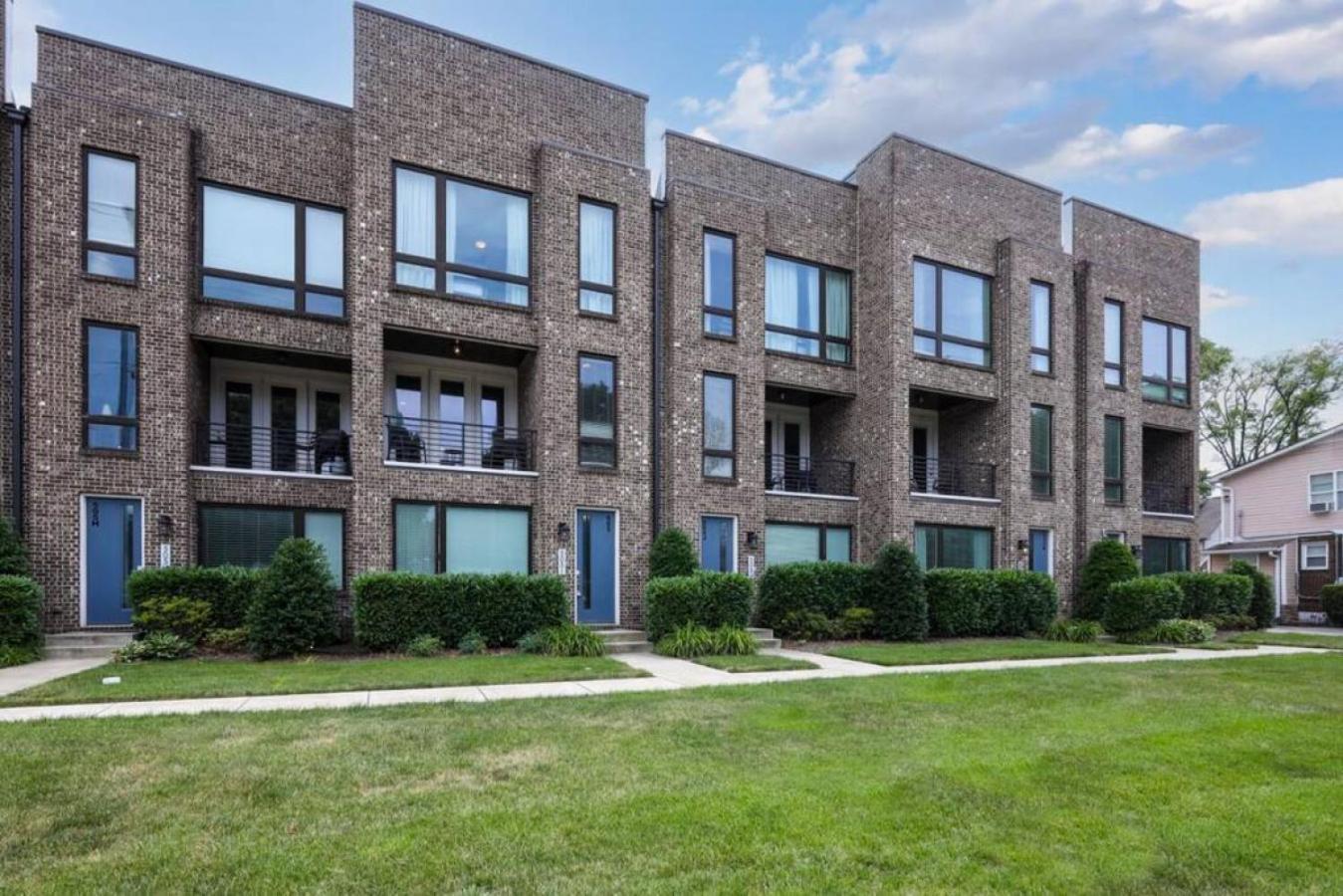 Weho Home, Geodis Park, Mini-golf, Arcade, 10min To Downtown! Sleeps 10! * Nashville