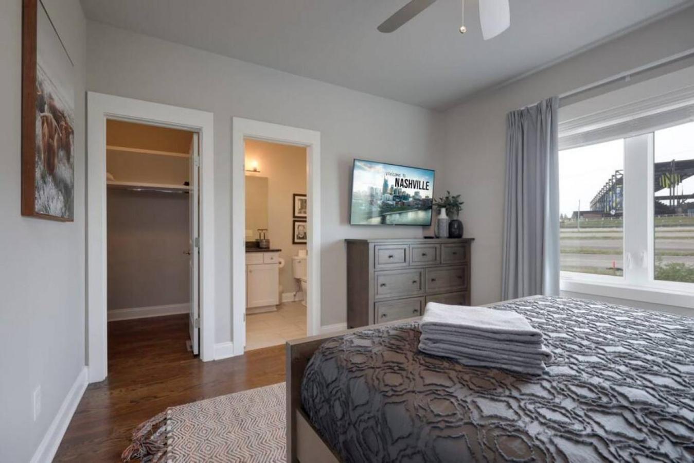 Holiday home Weho Home, Geodis Park, Mini-golf, Arcade, 10min To Downtown! Sleeps 10! Nashville