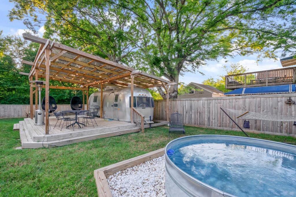 The Wingate Hot Tub & Airstream Oasis Nashville