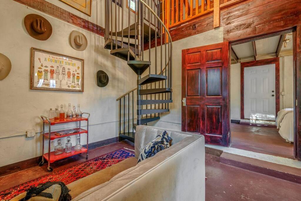 The Wingate Hot Tub & Airstream Oasis * Nashville