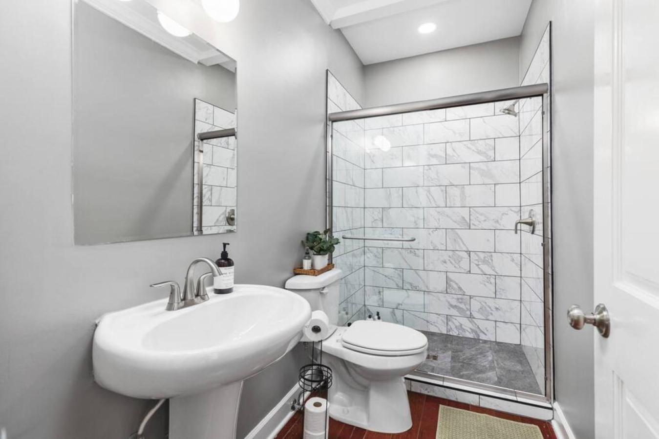 Platinum On Music Row Renovated And Near Downtown Apartment *