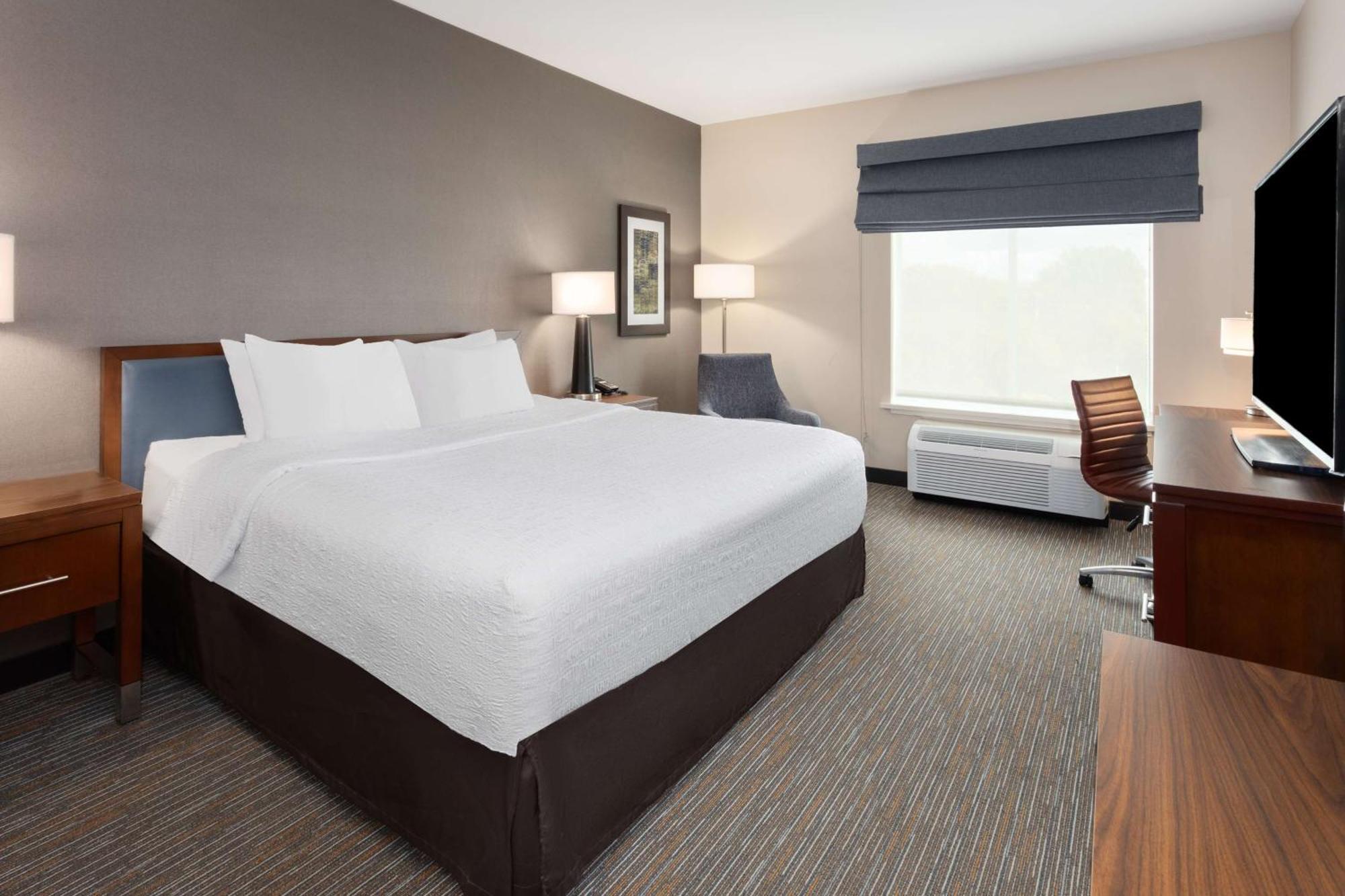 Hampton By Hilton Airport Century Place Hotel 3*