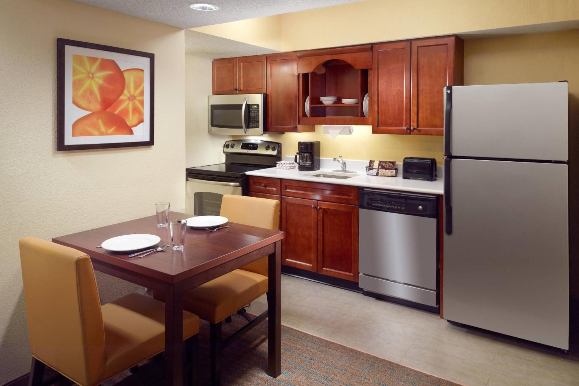 By Marriott Airport 3*