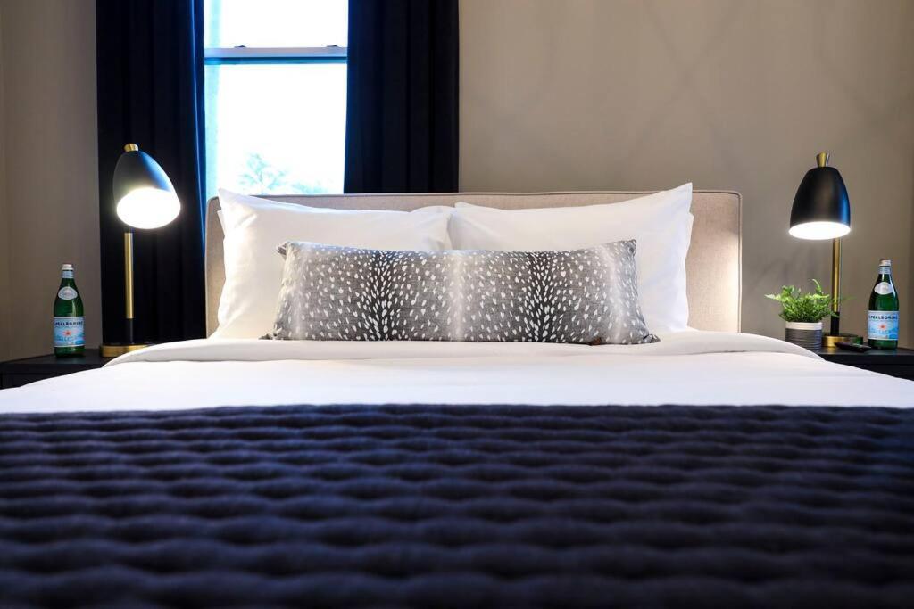 Modern Stunner 5 Min To Dt Hot Tub Rooftop Views * Nashville