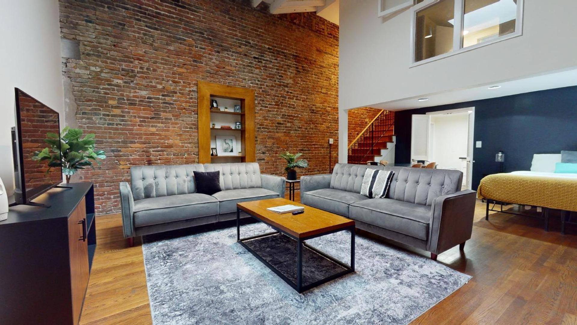 The Lofts At 107 Aparthotel *
