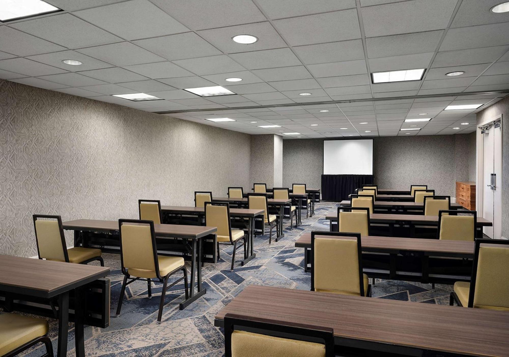 Doubletree By Hilton Downtown Hotel
