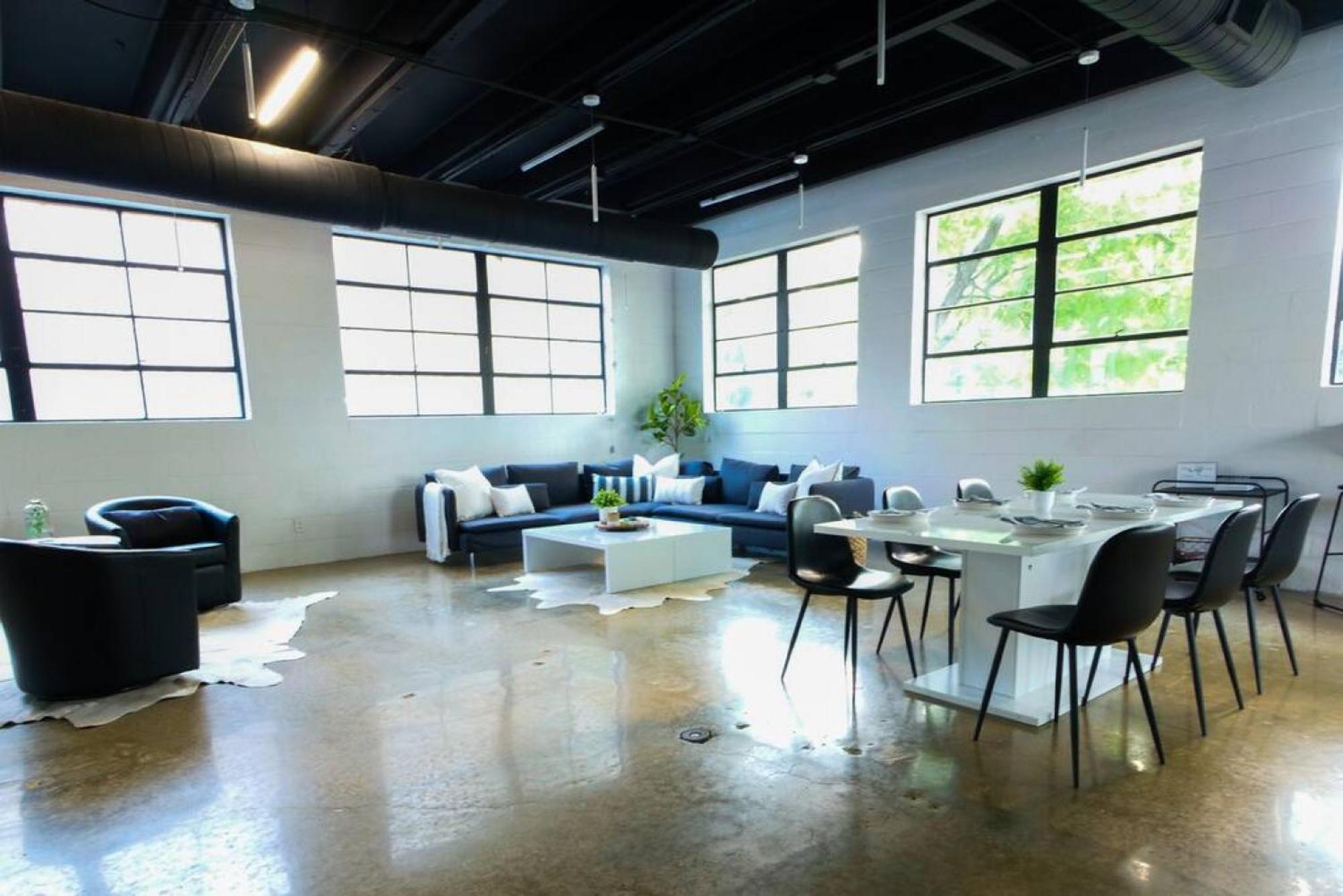 Rock N Row Warehouse Huge Modern Unique Space Holiday home